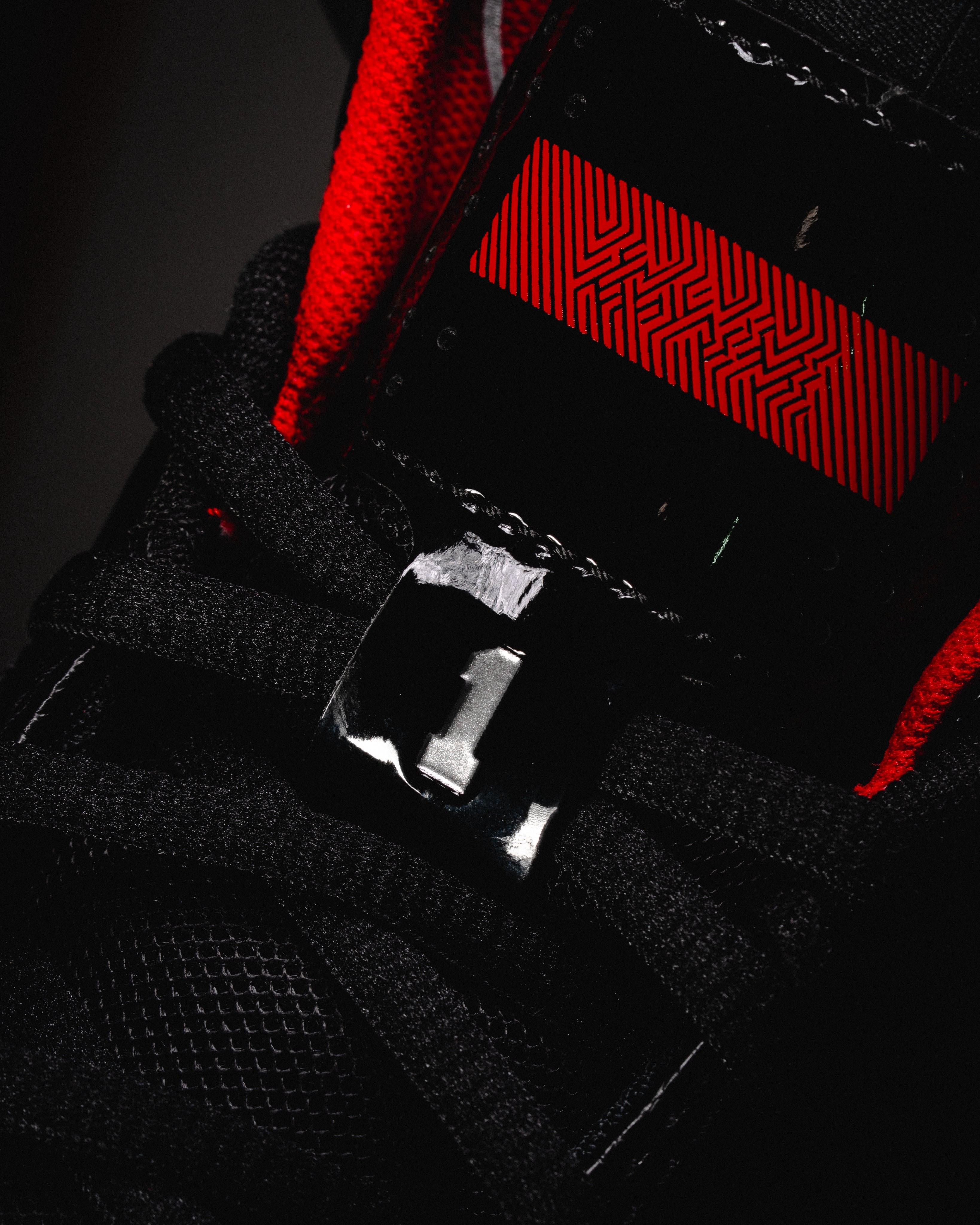 为庆祝罗斯退役公牛球衣，Adidas将复刻Rose 1球鞋，售价130美元