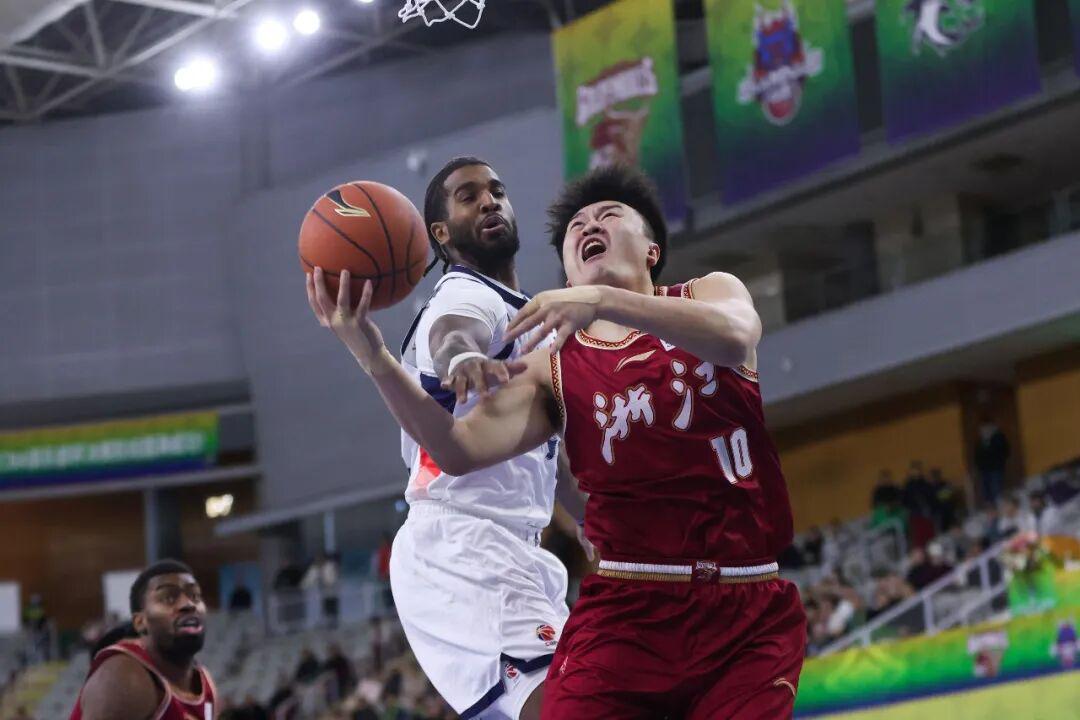 九游娱乐-【CBA俱乐部杯】决赛阶段｜遗憾止步，浙江稠州金租88-89不敌山东高速