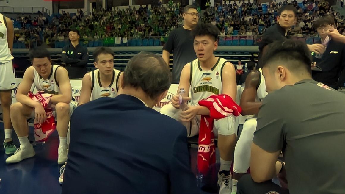 赵继伟4+2！莱迪2分，莫兰德12+6，哈维7+3，辽篮领先青岛队4分