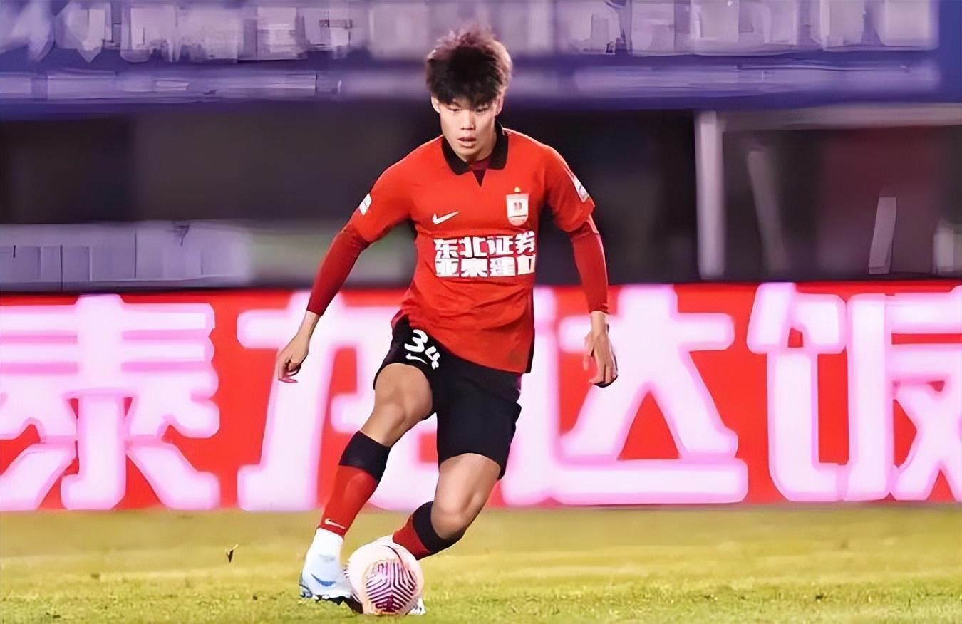 九游娱乐登录入口-成都蓉城从鲁能手中截胡的大鱼！本轮中超爆发送助攻，带队大胜