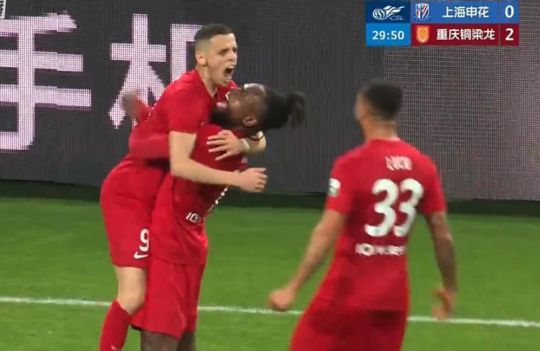 九游娱乐登录入口-2-2 3-0 中超疯狂一夜！申花战平重庆 马纳法太粗鲁 蓉城痛击河南